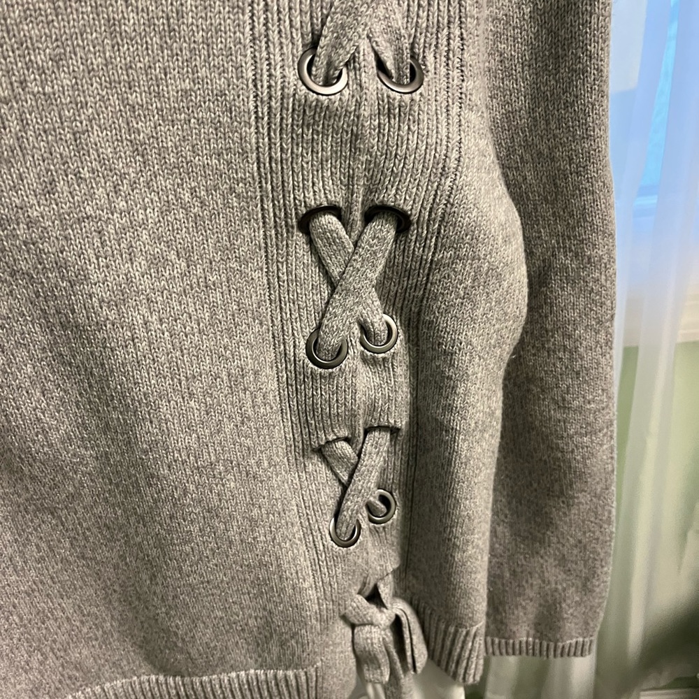 Sweater - Picture 5 of 6